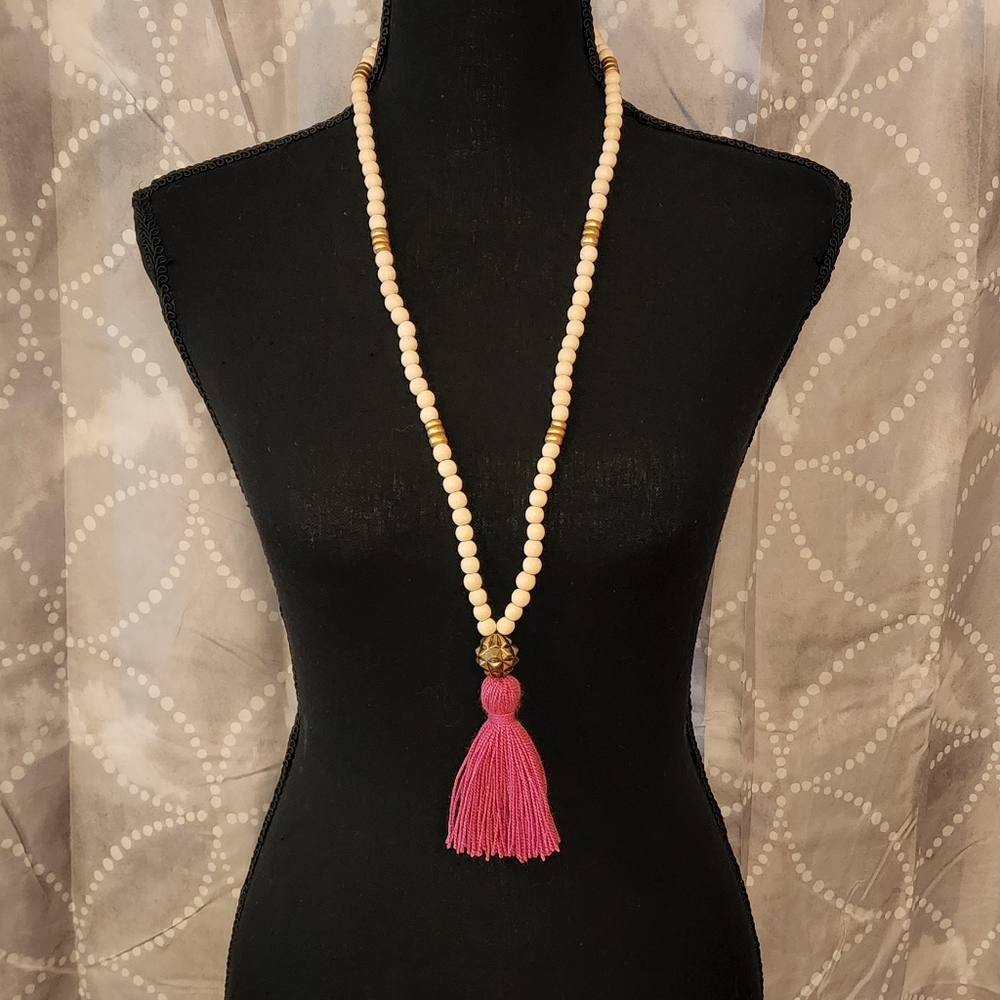 Wooden beaded tassel necklace, pink